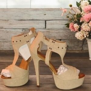 Michael Antonio Natural Platform Heels Size 8